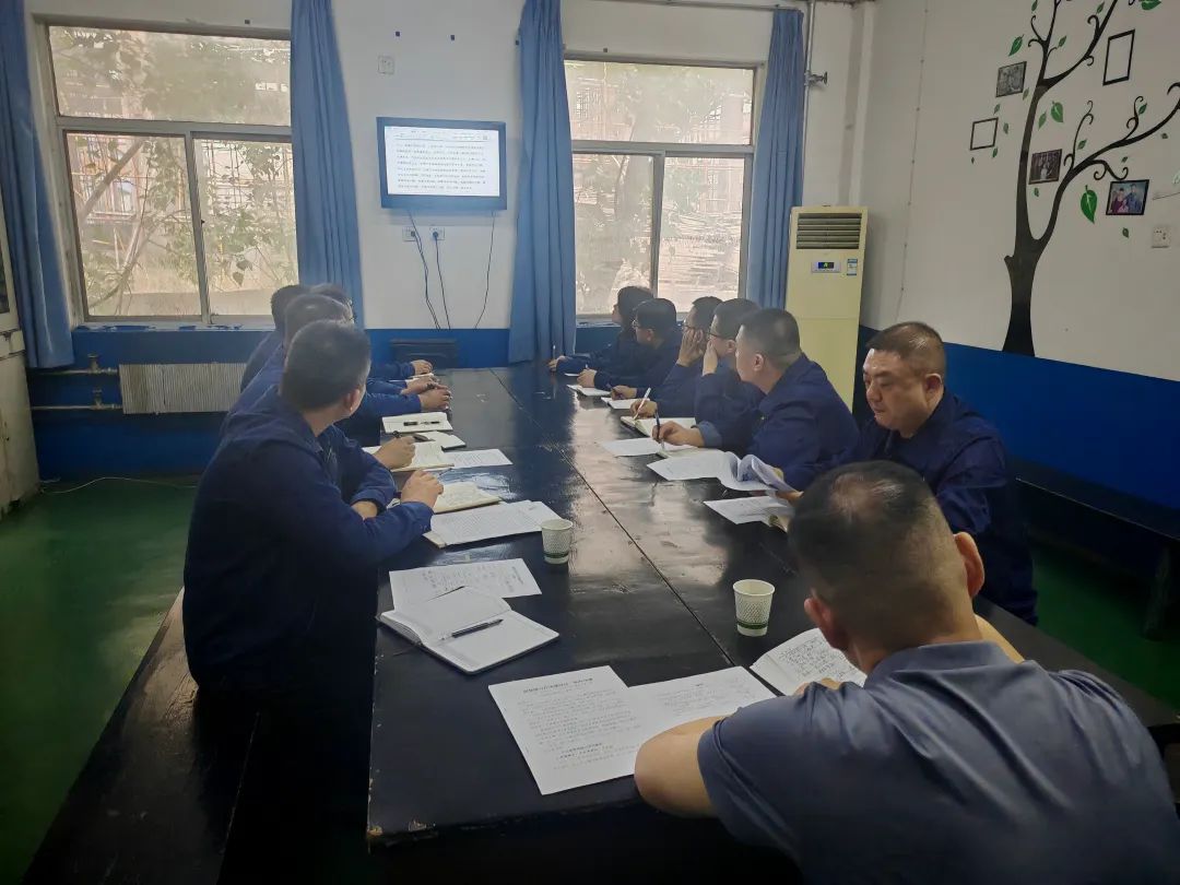 周紅民督導(dǎo)鑄造生產(chǎn)開發(fā)中心黨支部集體學(xué)習(xí) 周紅民督導(dǎo)鑄造生產(chǎn)開發(fā)中心黨支部集體學(xué)習(xí)