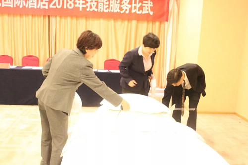 西安禹龍國際酒店舉行2018年技能服務比武 西安禹龍國際酒店舉行2018年技能服務比武