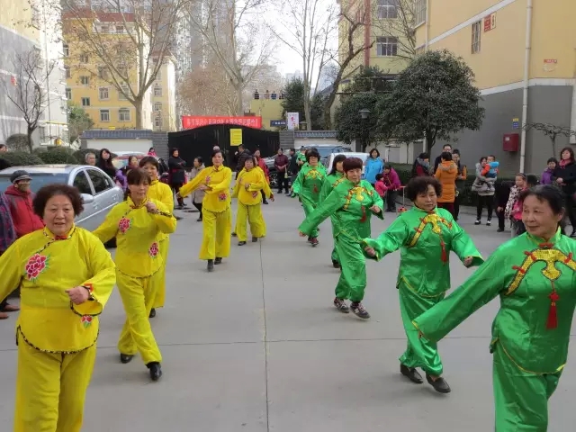 西鋼公司職工家屬喜迎元宵佳節 西鋼公司職工家屬喜迎元宵佳節