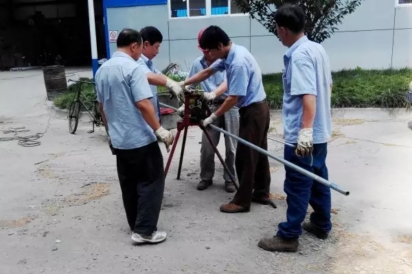 �ߜ����{(l��n)ɫ���L(f��ng)����