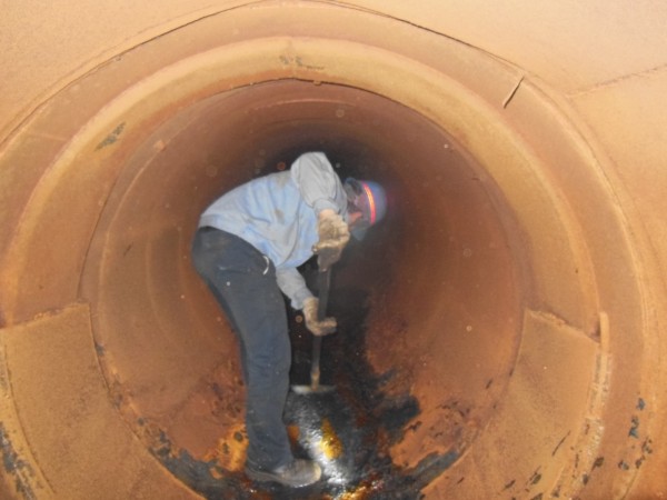 高溫下的“爐內人” 高溫下的“爐內人”