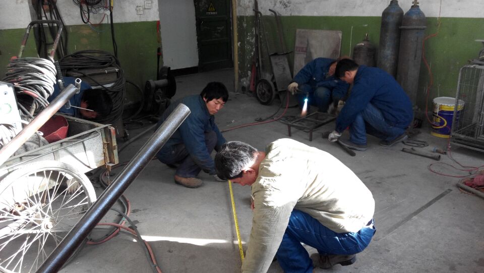 ���L��һȺ�����o����