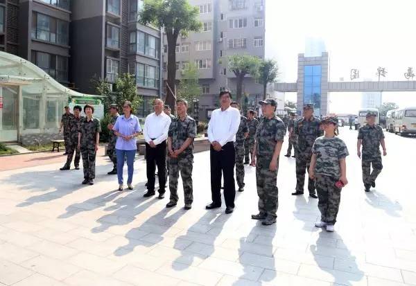 ʡ�˷������������p�ٹ��̡��F�����ھC�Ϸ��չ�˾���\�@С�^���_