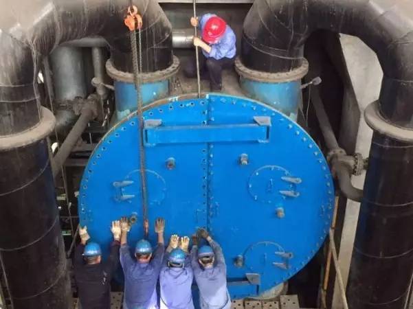 ؟�Σ��ں�ˮ���W��