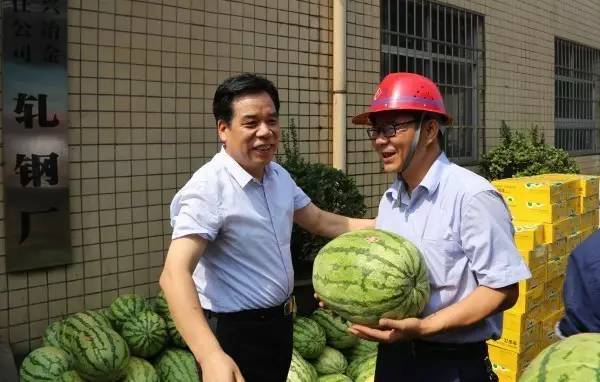 董銀師、劉光明、陳輝赴基層單位慰問送清涼 董銀師、劉光明、陳輝赴基層單位慰問送清涼