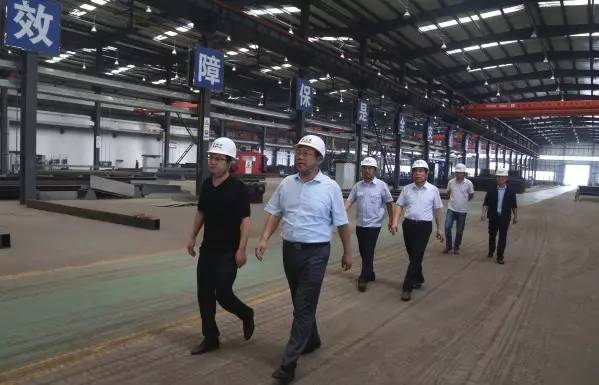 董銀師、劉光明、陳輝赴基層單位慰問送清涼 董銀師、劉光明、陳輝赴基層單位慰問送清涼