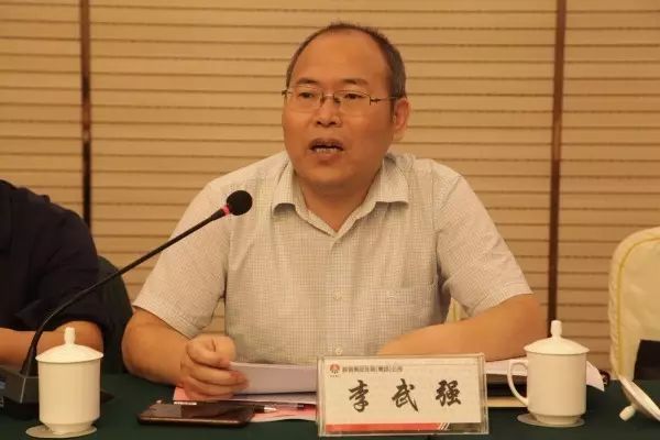 龍鋼集團(tuán)召開(kāi)黨委理論學(xué)習(xí)中心組(擴(kuò)大)學(xué)習(xí)研討會(huì) 龍鋼集團(tuán)召開(kāi)黨委理論學(xué)習(xí)中心組(擴(kuò)大)學(xué)習(xí)研討會(huì)