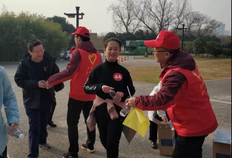 �س��� ��ʹ�����Զ����Ľ�������2020��