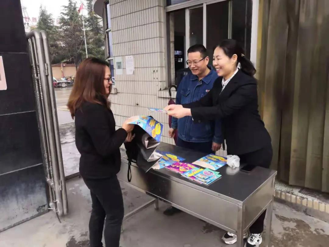 ��䓼��F��˾�_չ���Ĳ������¡����